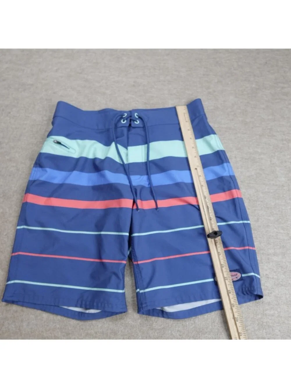 Vineyard Vines shelf pull